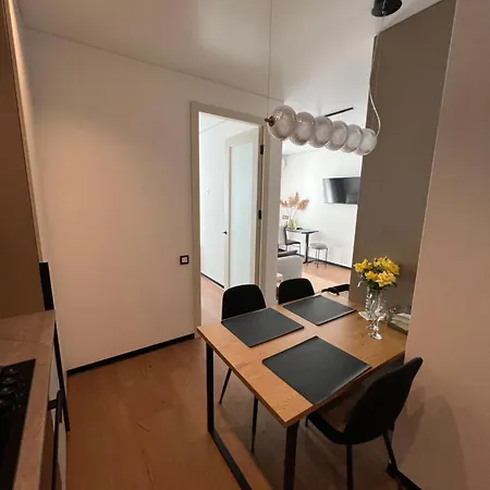 New Near The Palm Tree * Uschhorod